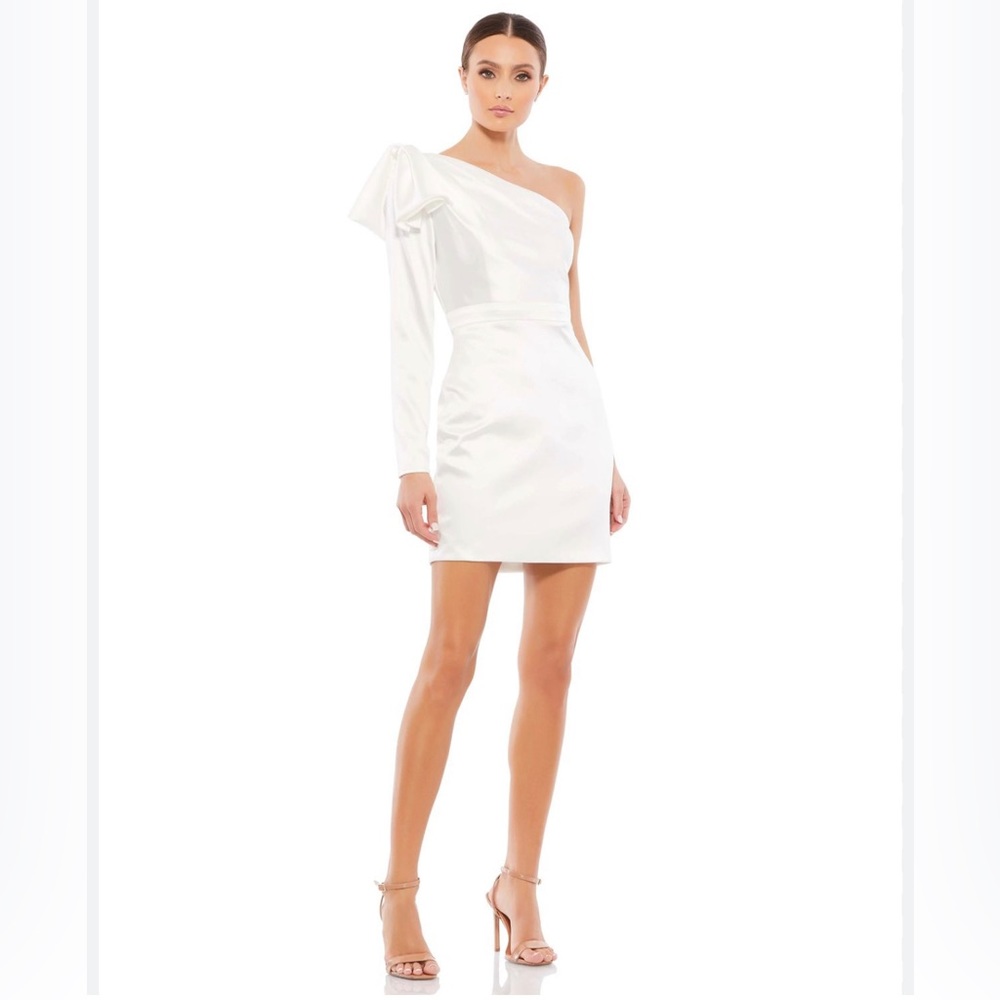 NEW without tags MAC DUGGAL One-Shoulder Long Sleeve Satin Cocktail Mini